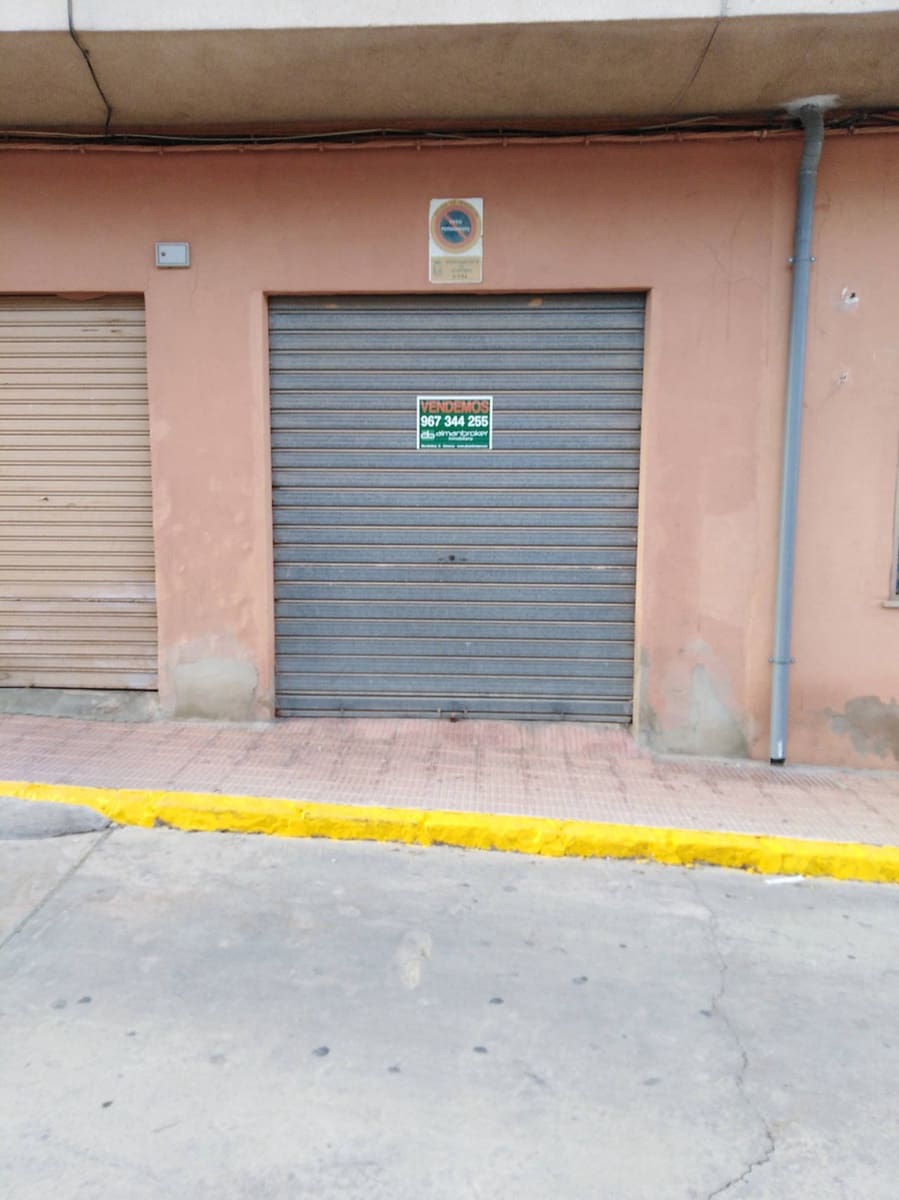 Garage til salg i Almansa - € 12.000 (Ref: 8886603)