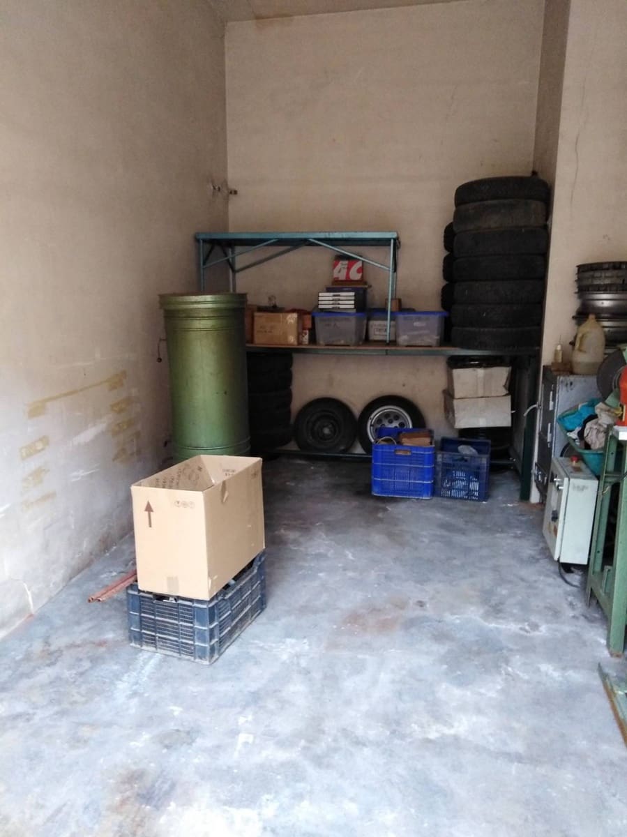 Garage à vendre à Almansa - 13 000 € (Ref: 8886603)