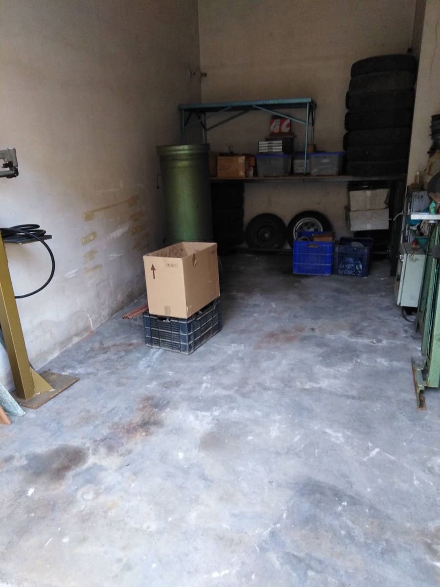 Garage à vendre à Almansa - 13 000 € (Ref: 8886603)