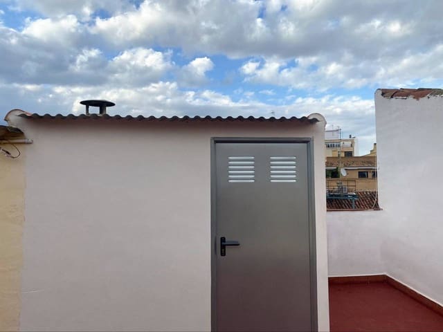 3 makuuhuone Asunto myytävänä paikassa Almansa mukana 
autotalli - 69 000 € (Ref: 8886604)