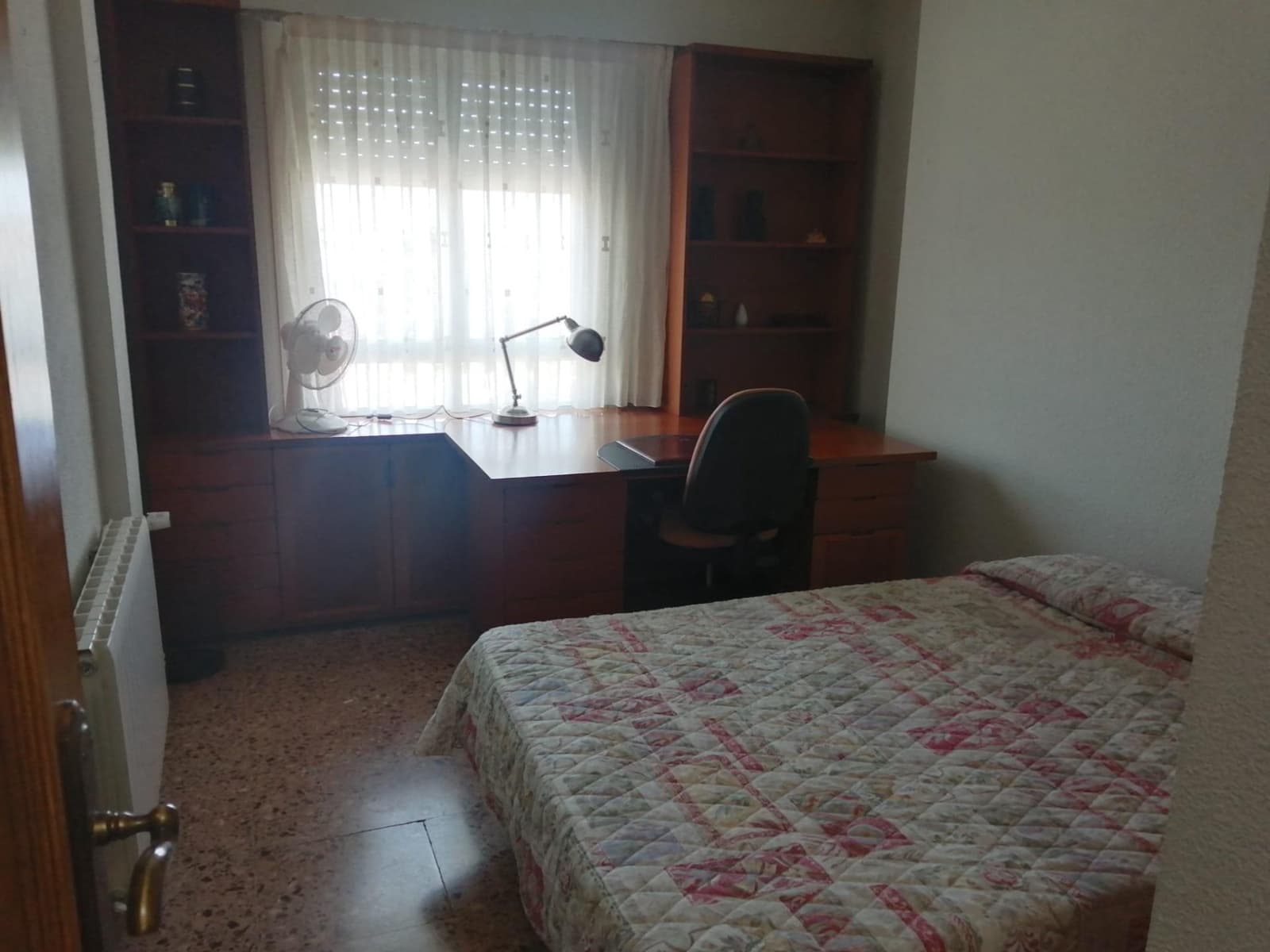 5 bedroom Flat for sale in Almansa with garage - € 160,000 (Ref: 8886614)