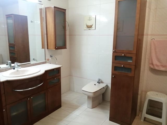 5 soveværelse Lejlighed til salg i Almansa med garage - € 160.000 (Ref: 8886614)