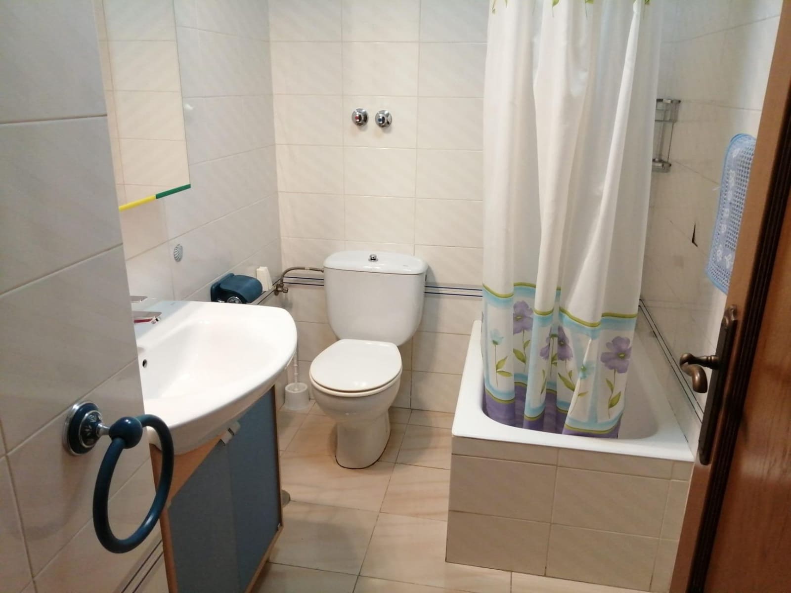 5 bedroom Flat for sale in Almansa with garage - € 160,000 (Ref: 8886614)