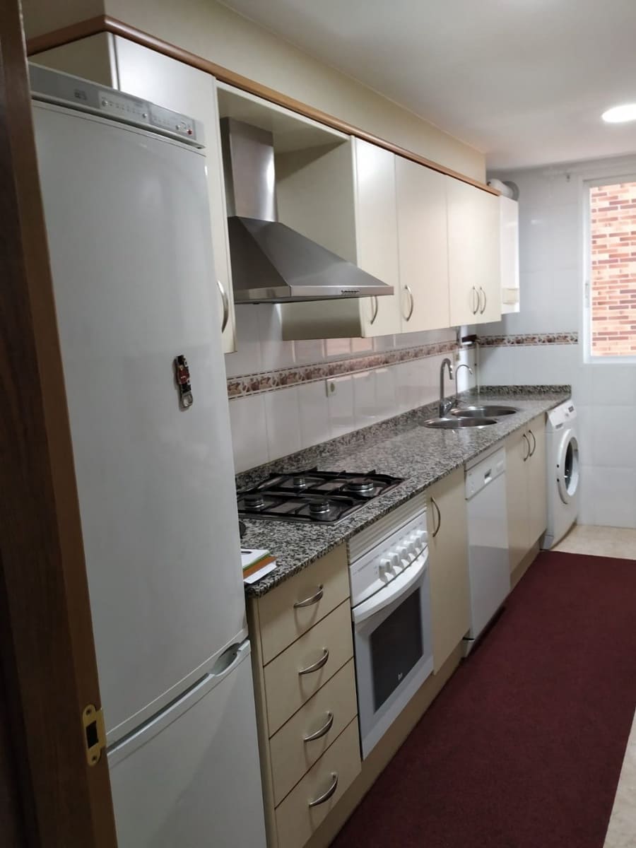 3 bedroom Flat for sale in Almansa with garage - € 119,000 (Ref: 8886616)