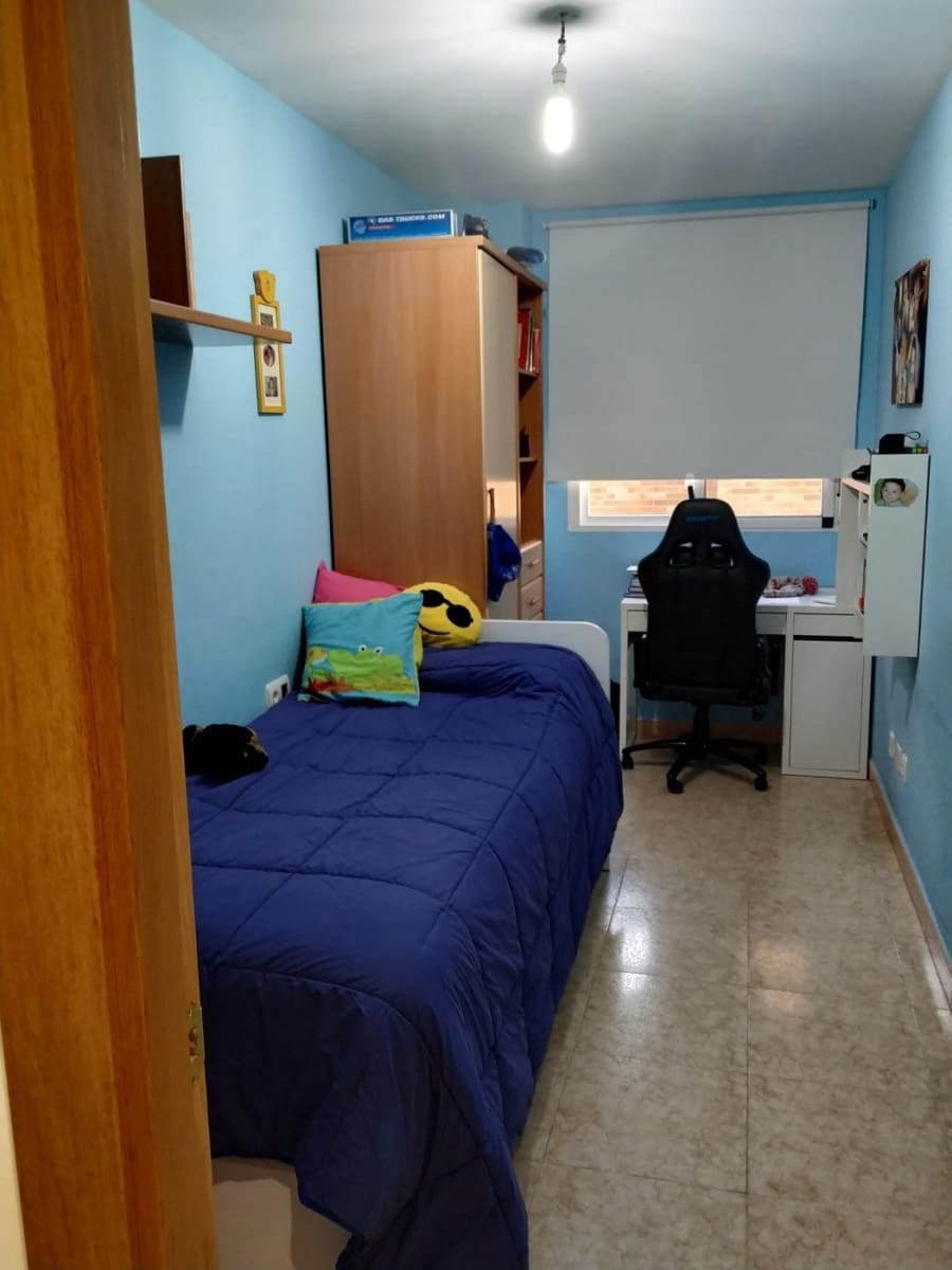 3 bedroom Flat for sale in Almansa with garage - € 119,000 (Ref: 8886616)