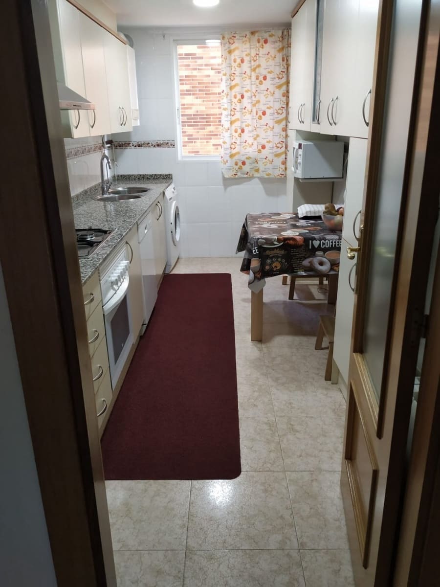 3 bedroom Flat for sale in Almansa with garage - € 119,000 (Ref: 8886616)