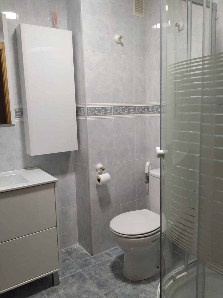 3 bedroom Flat for sale in Almansa with garage - € 119,000 (Ref: 8886616)