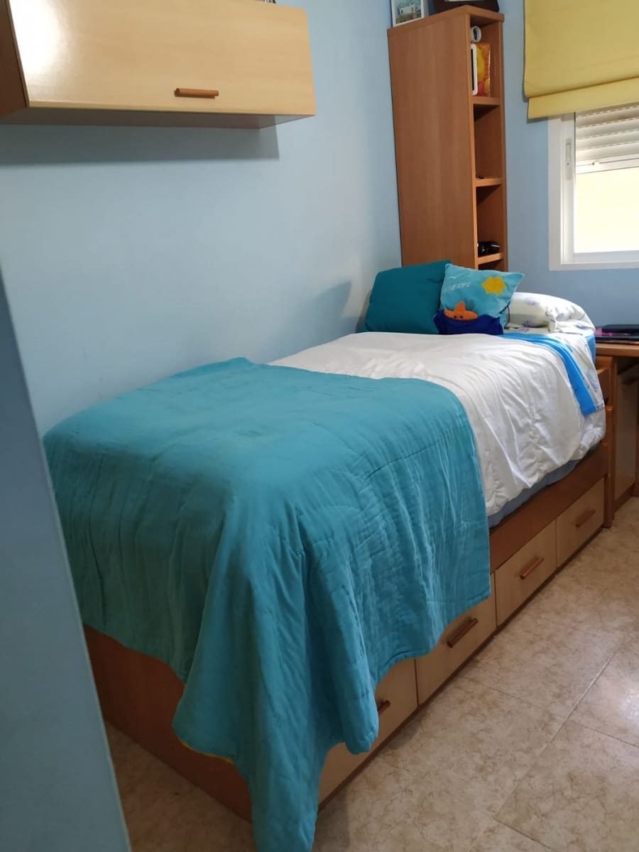 3 bedroom Flat for sale in Almansa with garage - € 119,000 (Ref: 8886616)