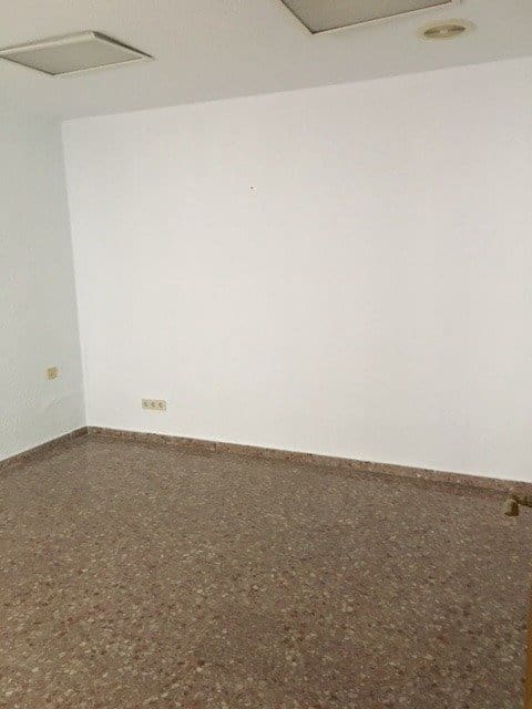 Kontor til salg i Almansa - € 90.000 (Ref: 8886635)