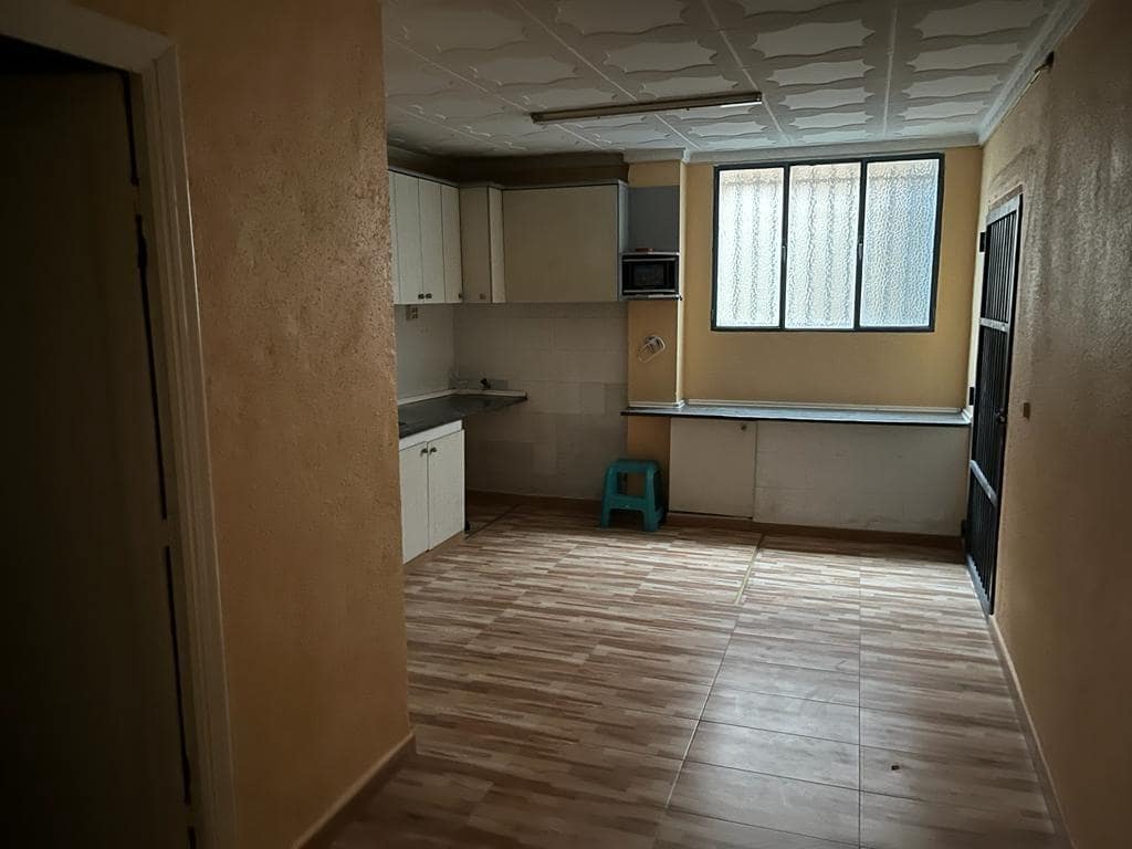 2 soveværelse Lejlighed til salg i Almansa - € 50.000 (Ref: 8886658)