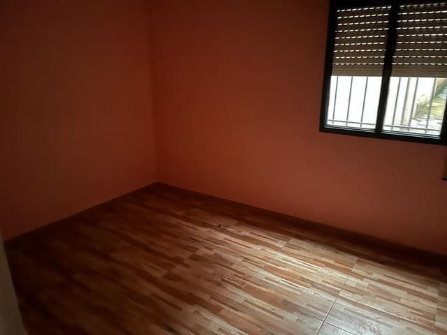 2 makuuhuone Asunto myytävänä paikassa Almansa - 50 000 € (Ref: 8886658)