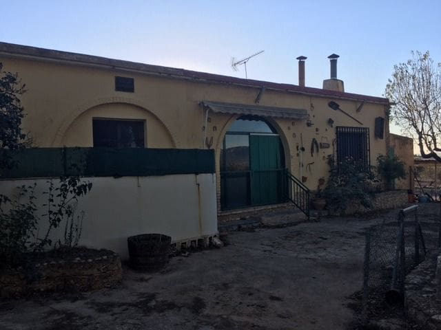 6 soveværelse Villa til salg i Almansa med swimmingpool - € 115.000 (Ref: 8886661)