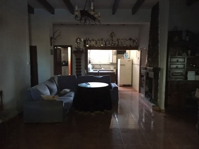 6 soveværelse Villa til salg i Almansa med swimmingpool - € 115.000 (Ref: 8886661)