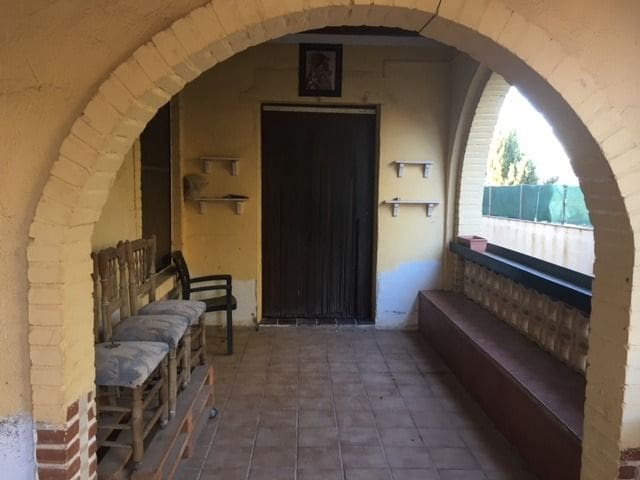 6 soveværelse Villa til salg i Almansa med swimmingpool - € 115.000 (Ref: 8886661)