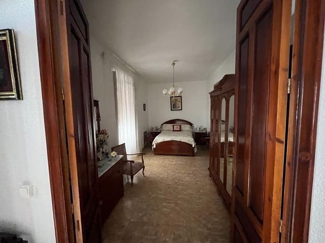 8 chambre Maison de Ville à vendre à Almansa avec garage - 195 000 € (Ref: 8886671)