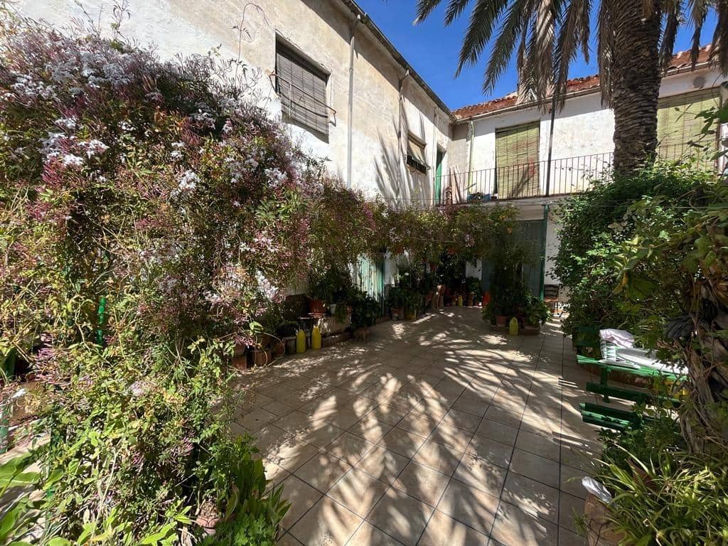 8 chambre Maison de Ville à vendre à Almansa avec garage - 195 000 € (Ref: 8886671)