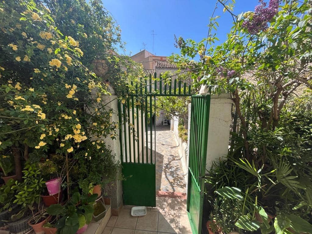 8 chambre Maison de Ville à vendre à Almansa avec garage - 195 000 € (Ref: 8886671)