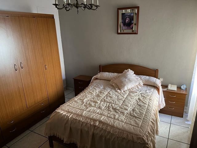 4 sovrum Hus till salu i Almansa med garage - 112 000 € (Ref: 8886672)