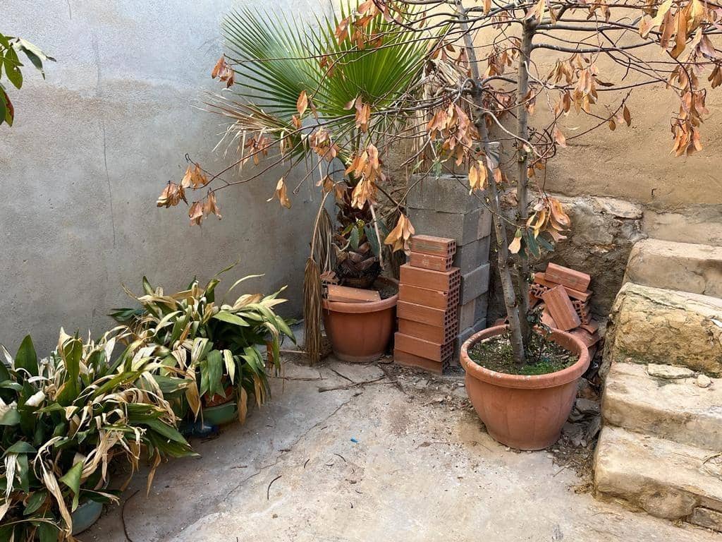 4 soveværelse Byhus til salg i Almansa med garage - € 112.000 (Ref: 8886672)