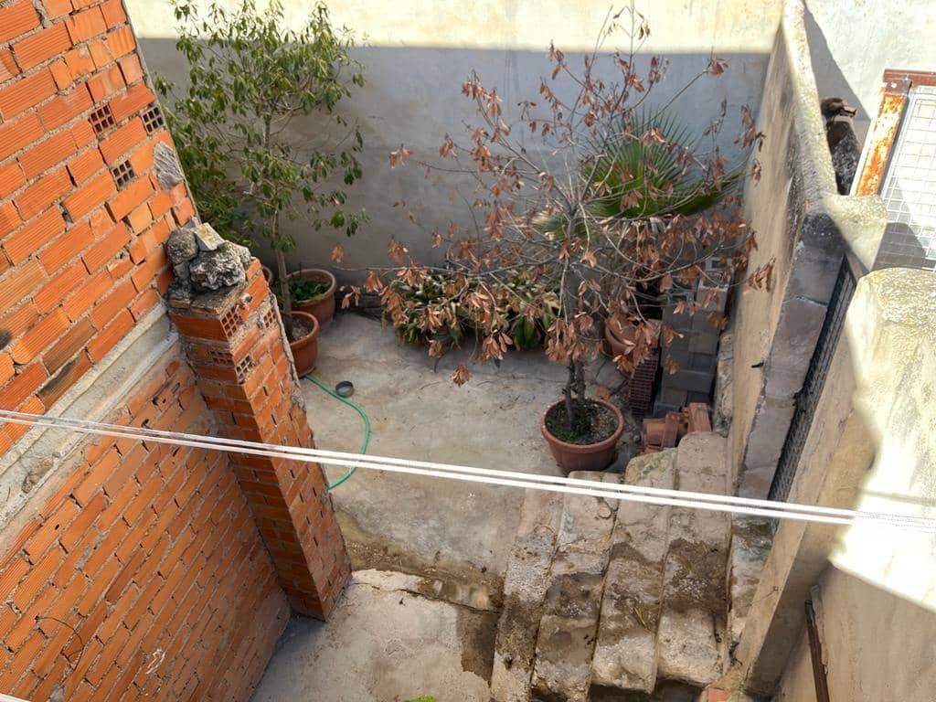 4 soveværelse Byhus til salg i Almansa med garage - € 112.000 (Ref: 8886672)