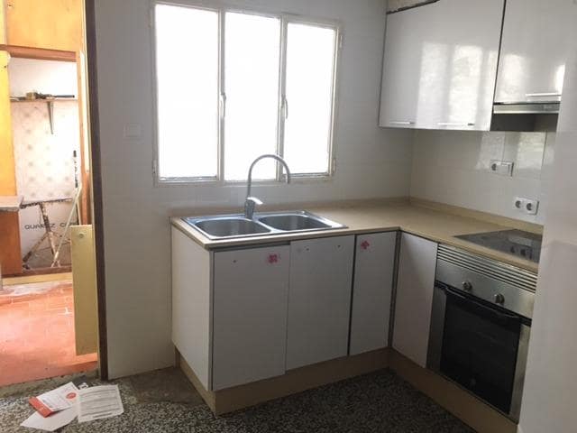 4 soveværelse Lejlighed til salg i Almansa - € 60.000 (Ref: 8886690)