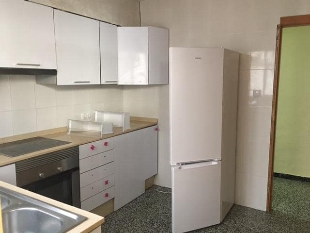 4 soveværelse Lejlighed til salg i Almansa - € 60.000 (Ref: 8886690)