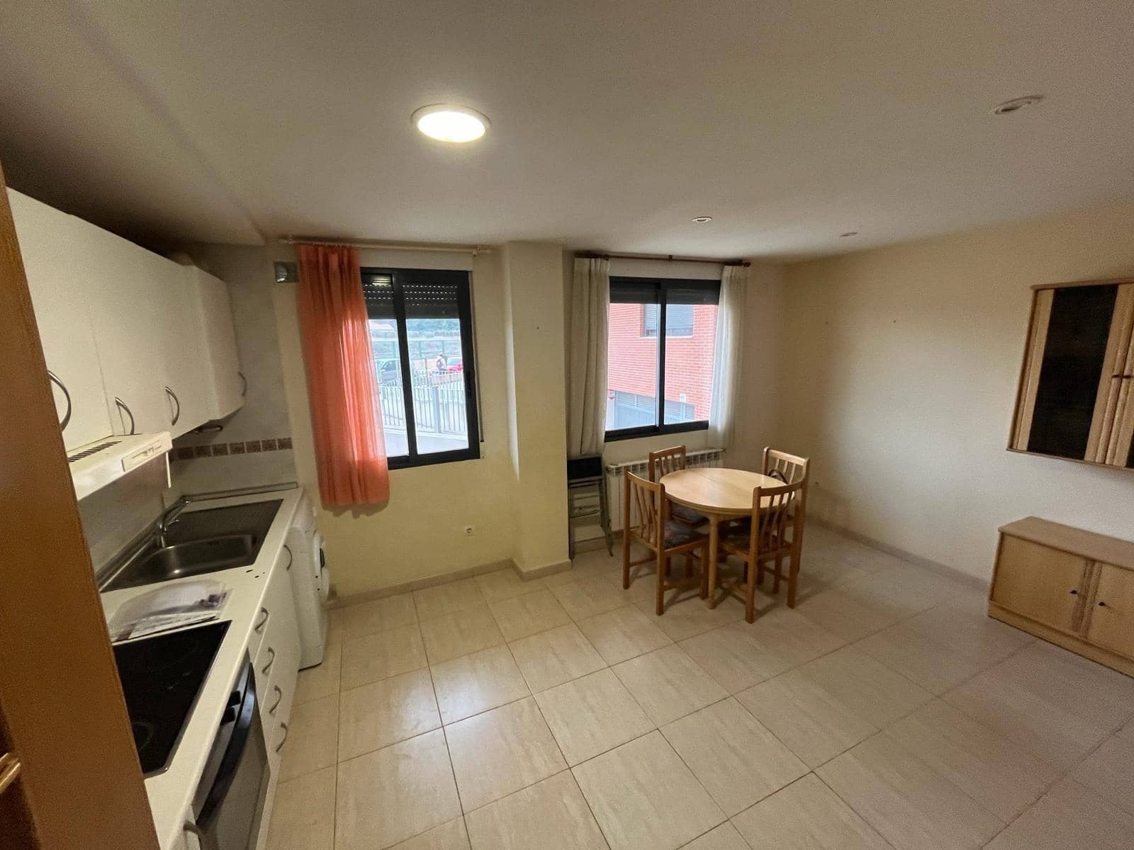 2 bedroom Flat for sale in Almansa with garage - € 68,000 (Ref: 8886704)