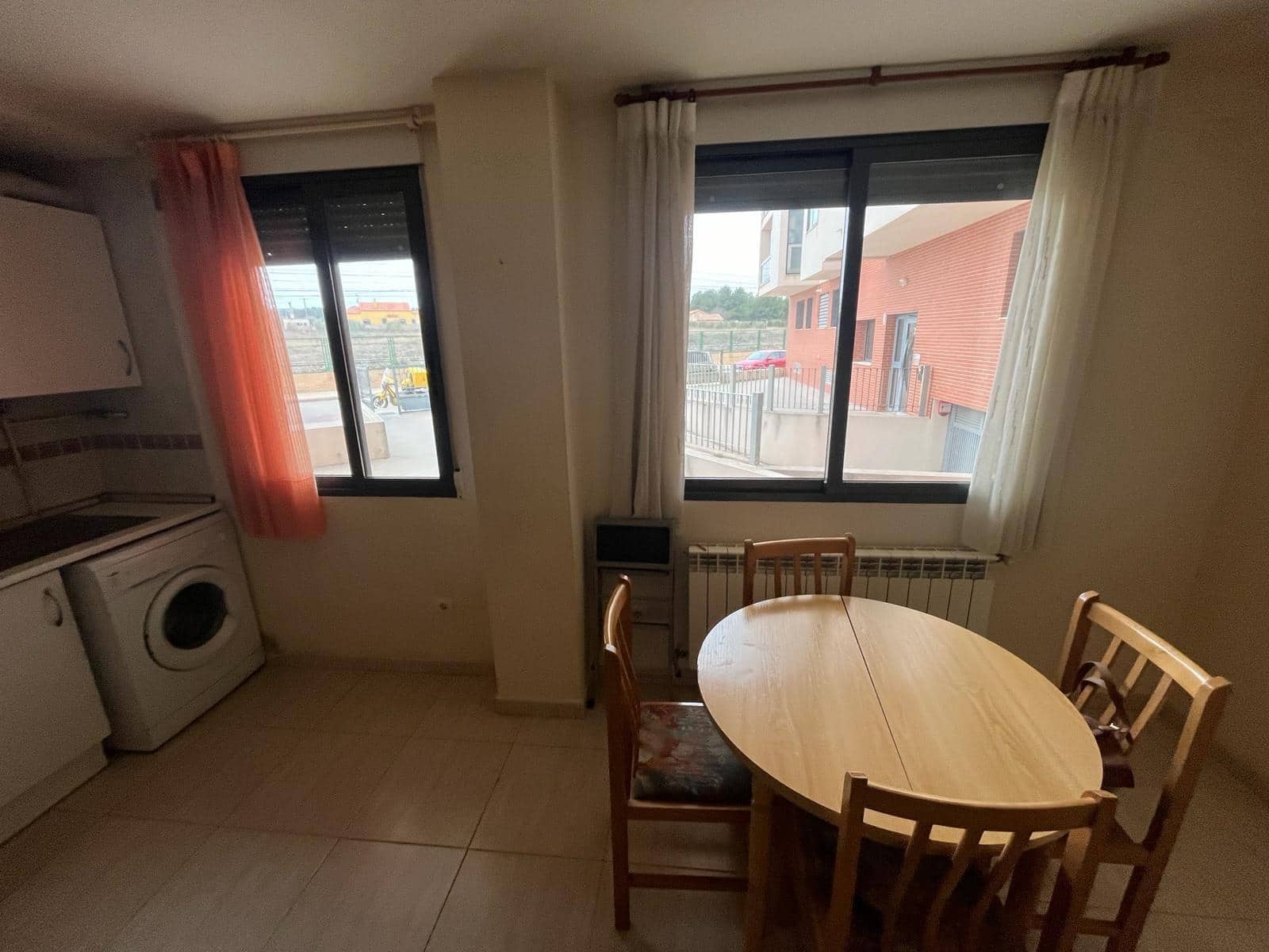 2 bedroom Flat for sale in Almansa with garage - € 68,000 (Ref: 8886704)