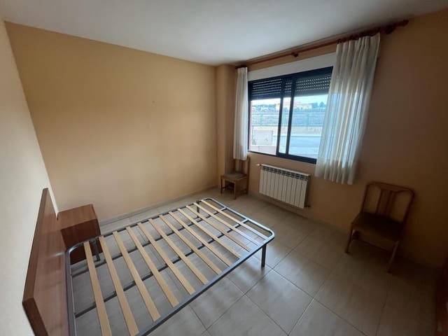 2 bedroom Flat for sale in Almansa with garage - € 68,000 (Ref: 8886704)