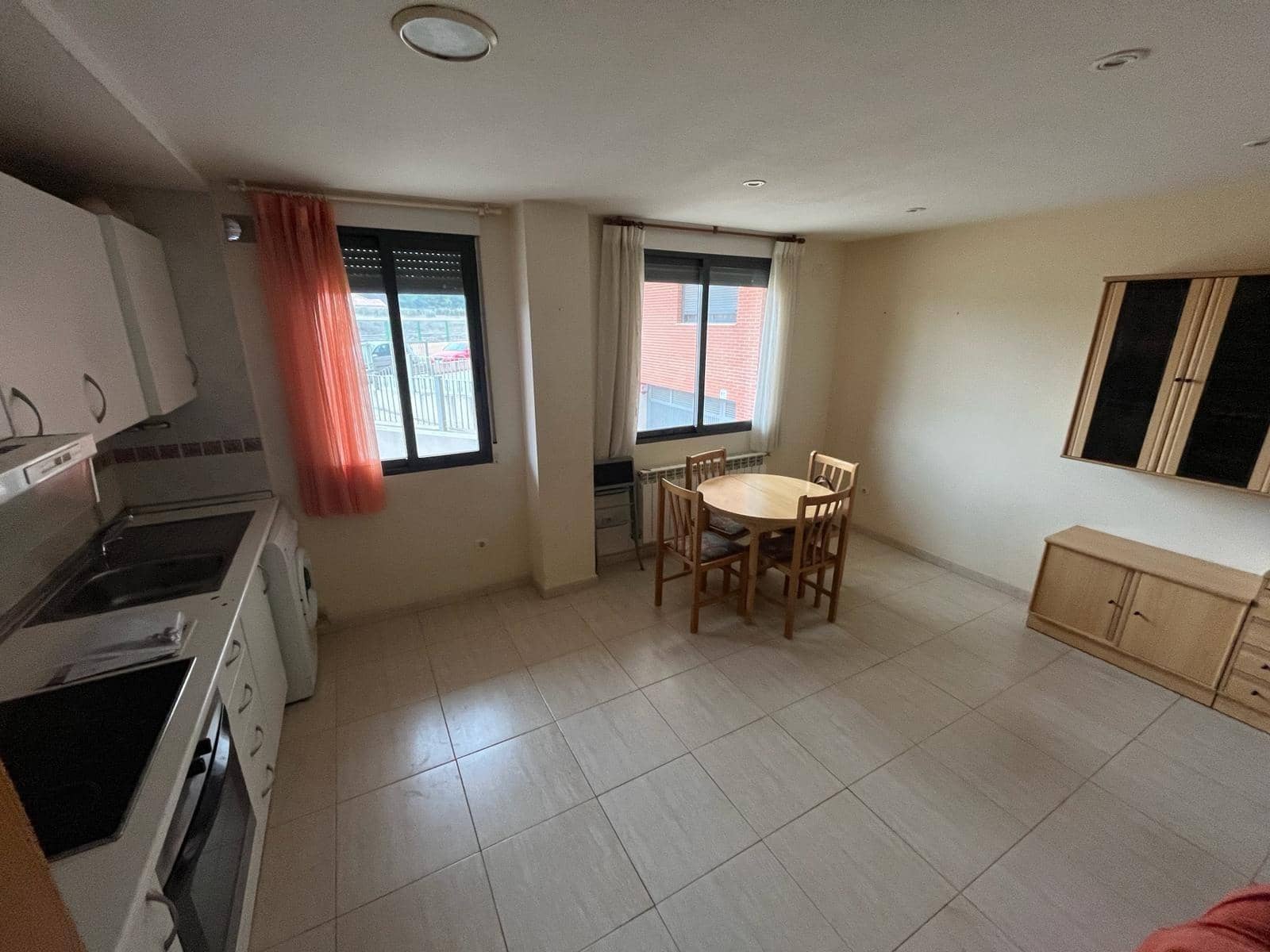 2 bedroom Flat for sale in Almansa with garage - € 68,000 (Ref: 8886704)