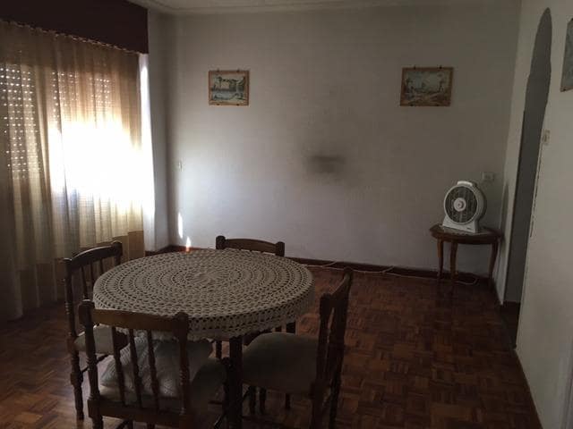 4 soveværelse Lejlighed til salg i Almansa - € 50.000 (Ref: 8886711)