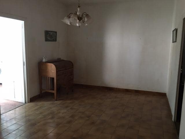 4 soveværelse Lejlighed til salg i Almansa - € 50.000 (Ref: 8886711)