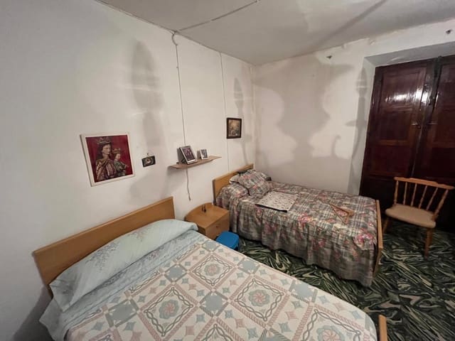 3 makuuhuone Asunto myytävänä paikassa Almansa - 35 000 € (Ref: 8886727)