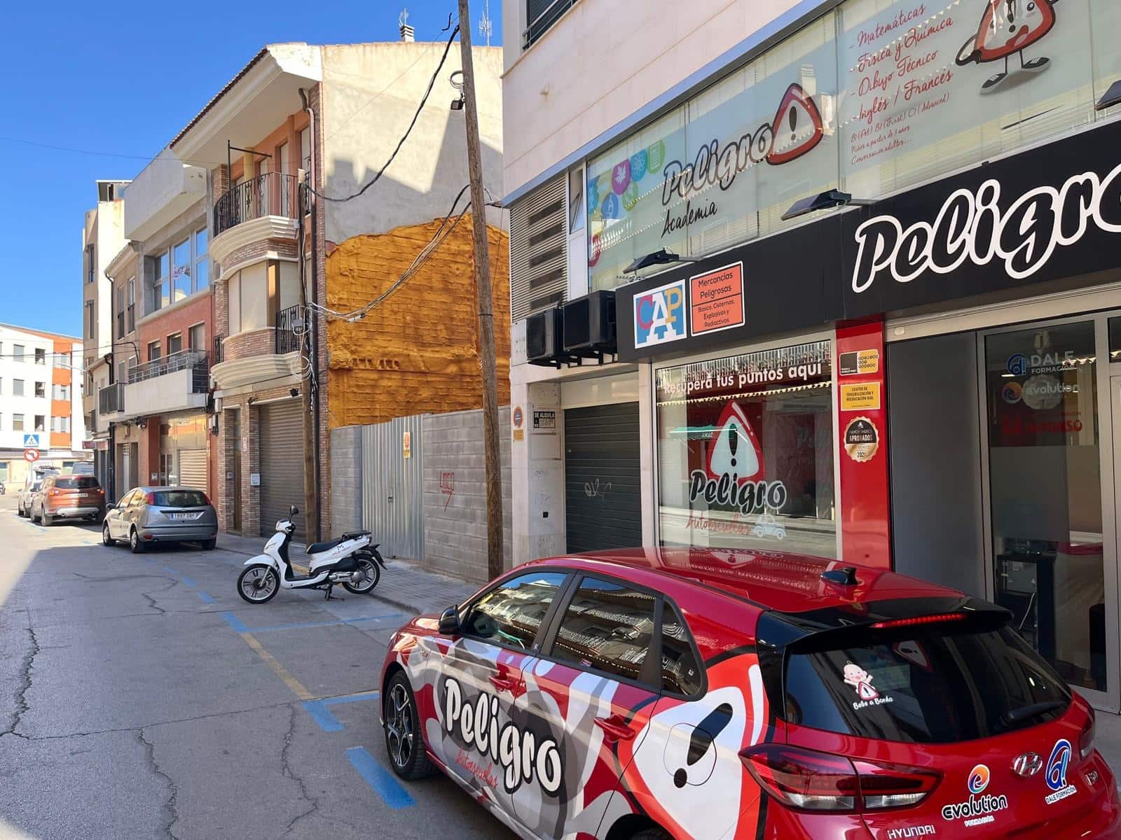 Garage til salg i Almansa - € 9.500 (Ref: 8886730)