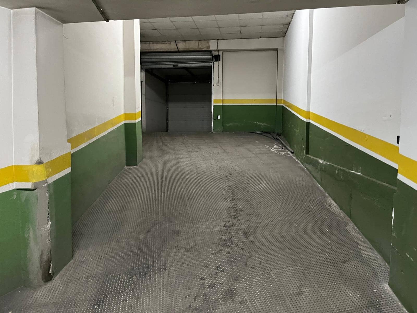 Garage til salg i Almansa - € 9.500 (Ref: 8886730)