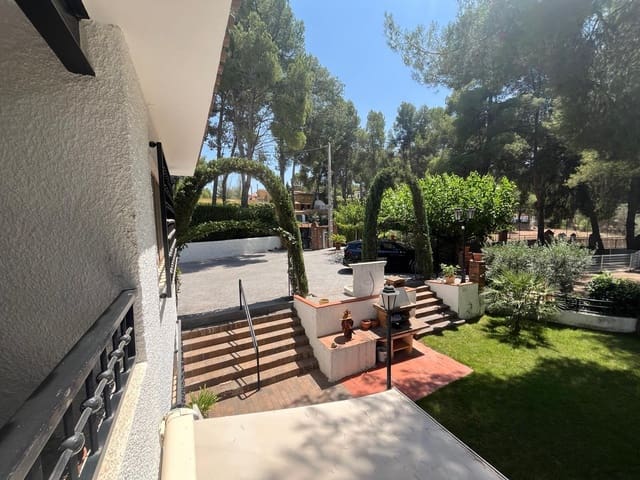 5 sovrum Villa till salu i Almansa med pool - 350 000 € (Ref: 8886734)