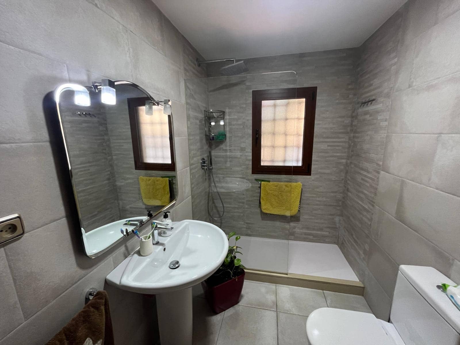 5 soveværelse Villa til salg i Almansa med swimmingpool - € 350.000 (Ref: 8886734)