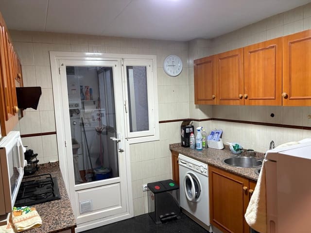 4 soveværelse Lejlighed til salg i Almansa med garage - € 89.000 (Ref: 8886735)