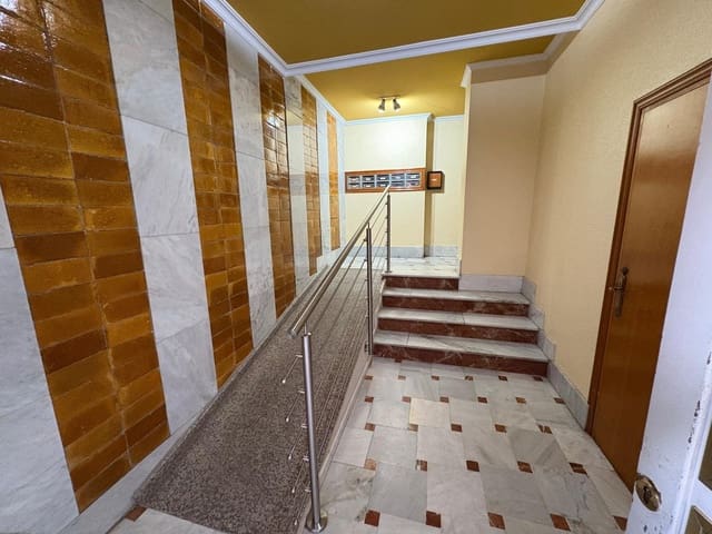 4 soveværelse Lejlighed til salg i Almansa med garage - € 89.000 (Ref: 8886735)