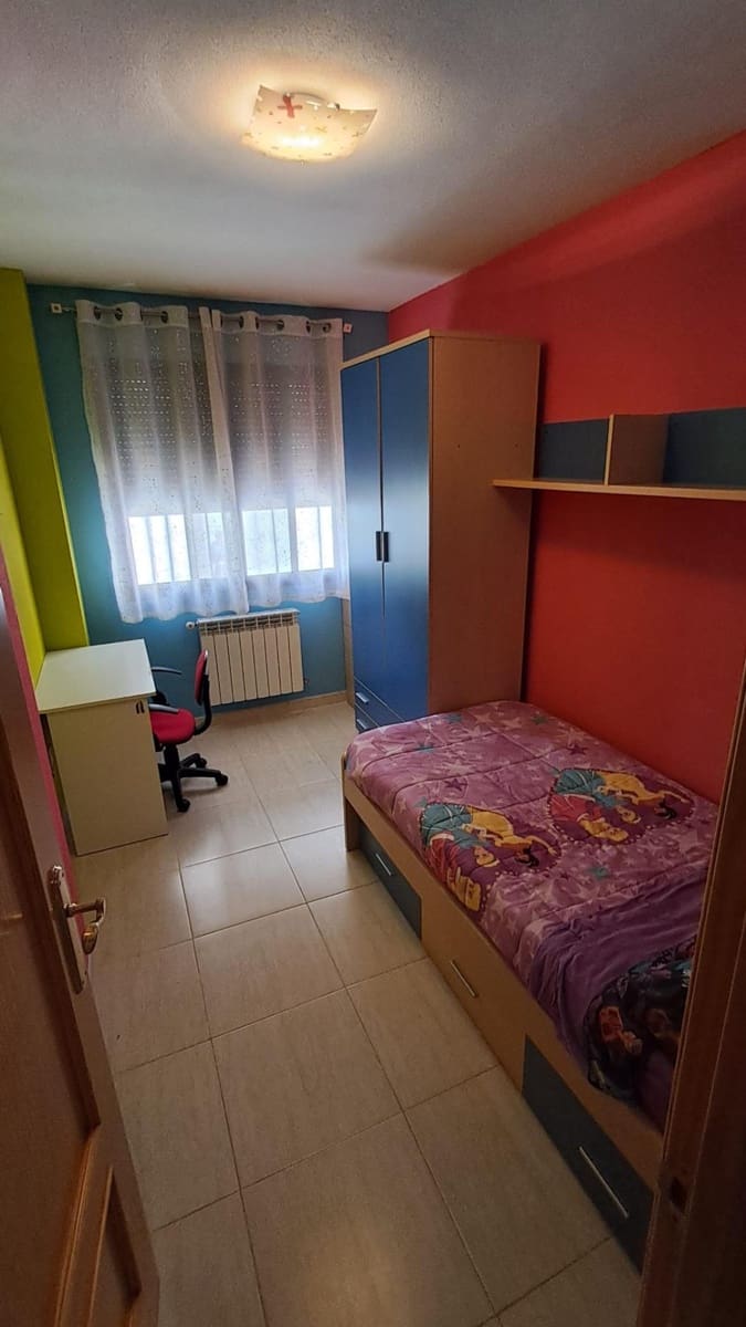 3 soveværelse Lejlighed til salg i Almansa - € 89.900 (Ref: 8886753)