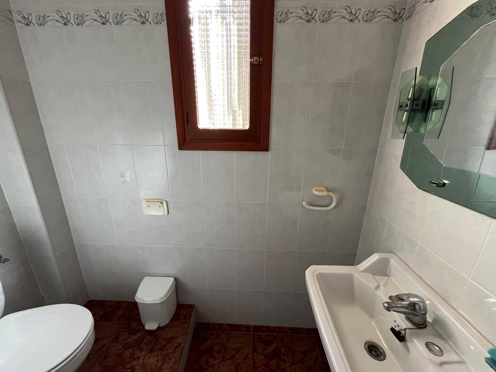 6 soveværelse Villa til salg i Almansa med swimmingpool - € 185.000 (Ref: 8886755)