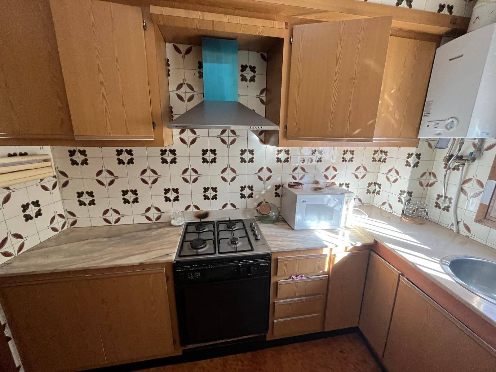 6 soveværelse Villa til salg i Almansa med swimmingpool - € 185.000 (Ref: 8886755)