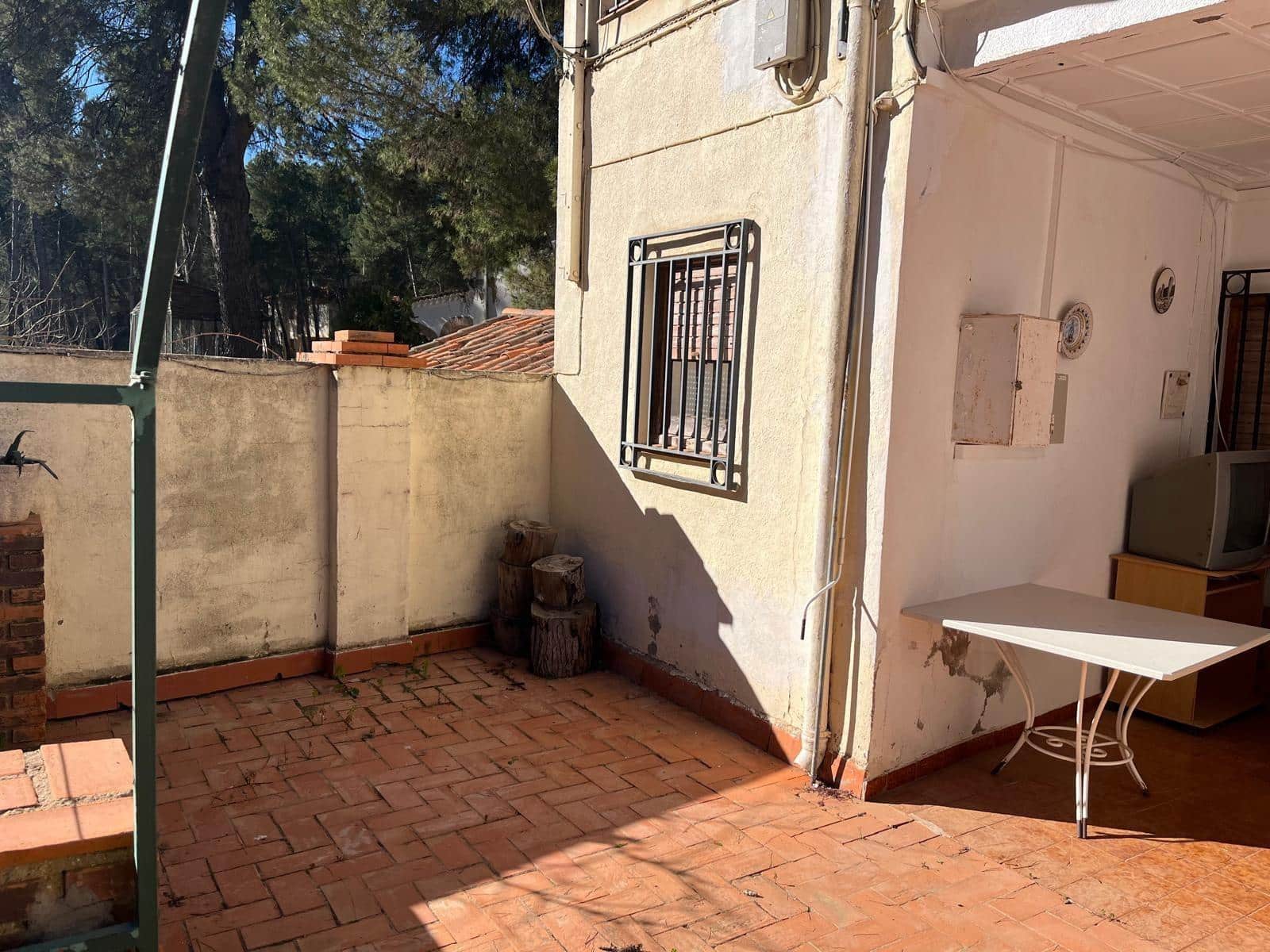 6 soveværelse Villa til salg i Almansa med swimmingpool - € 185.000 (Ref: 8886755)