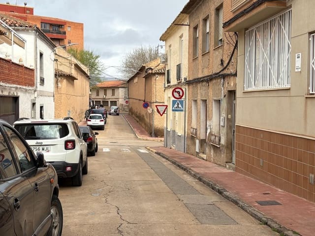 Garage til salg i Almansa - € 12.000 (Ref: 8893074)