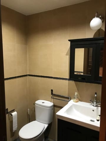 4 slaapkamer Rijtjeshuis te koop in Almansa - € 430.000 (Ref: 8913170)