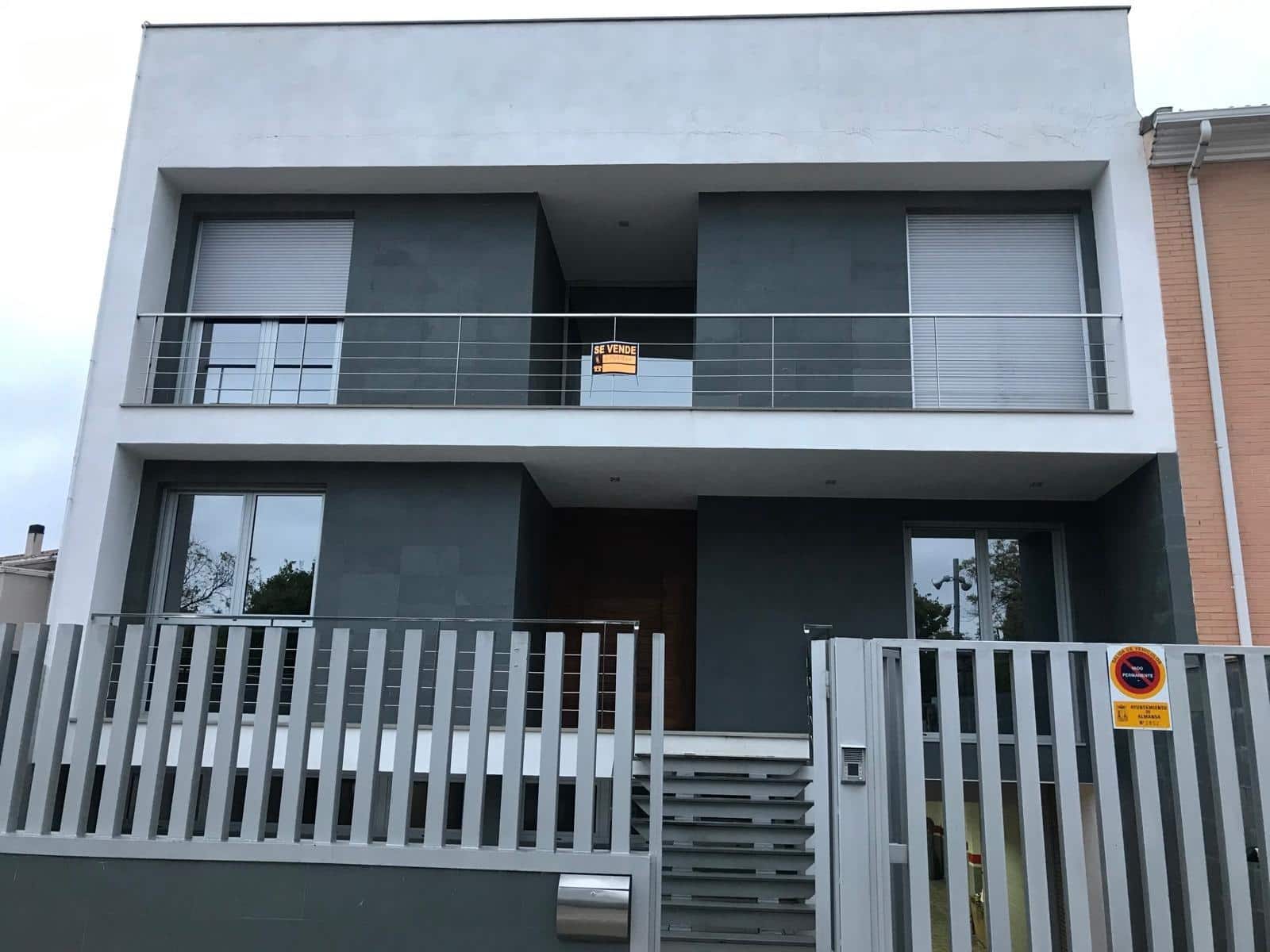 4 camera da letto Villetta a Schiera in vendita in Almansa - 430.000 € (Rif: 8913170)