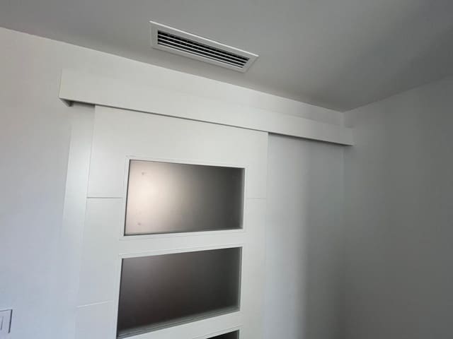 3 soveværelse Lejlighed til salg i Almansa med garage - € 133.000 (Ref: 8923808)