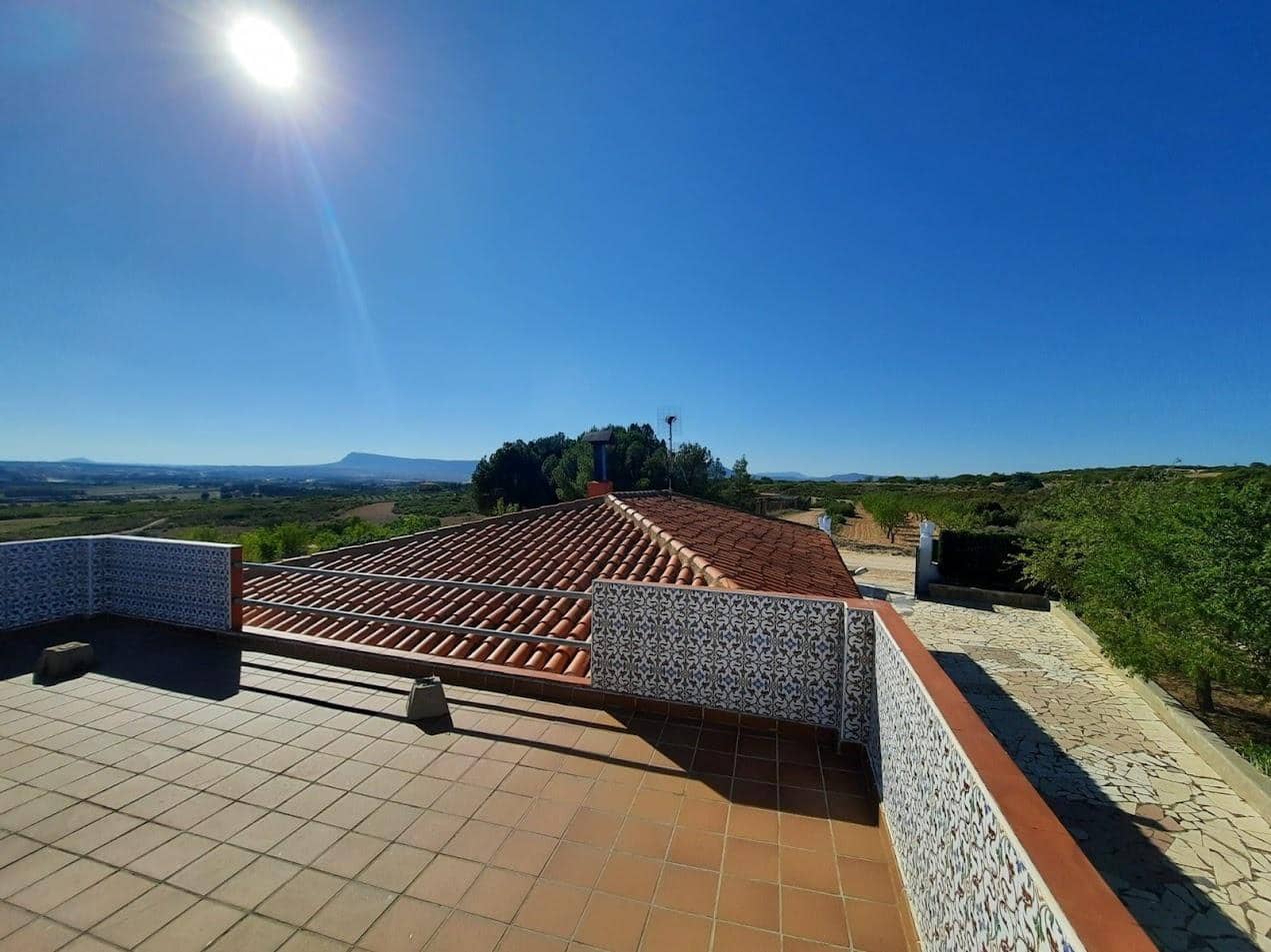 3 soveværelse Villa til salg i Almansa med swimmingpool - € 185.000 (Ref: 8950710)