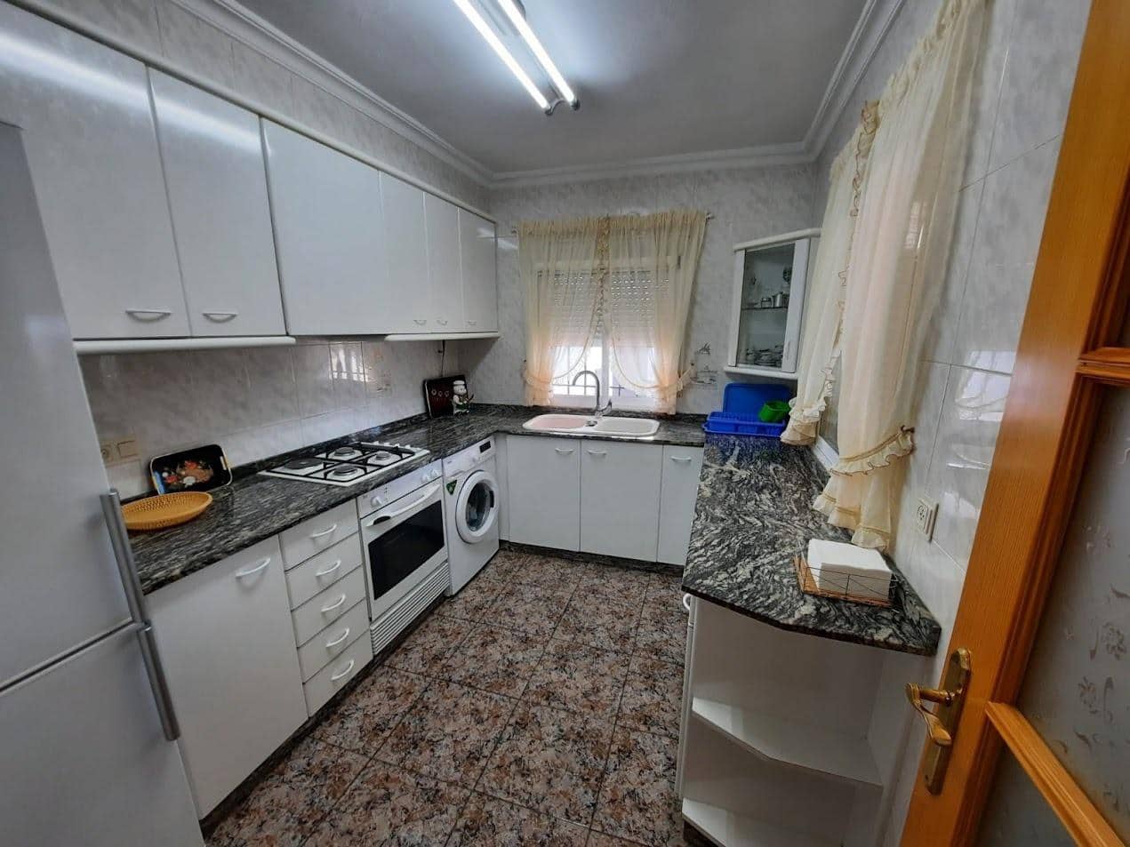 3 soveværelse Villa til salg i Almansa med swimmingpool - € 185.000 (Ref: 8950710)