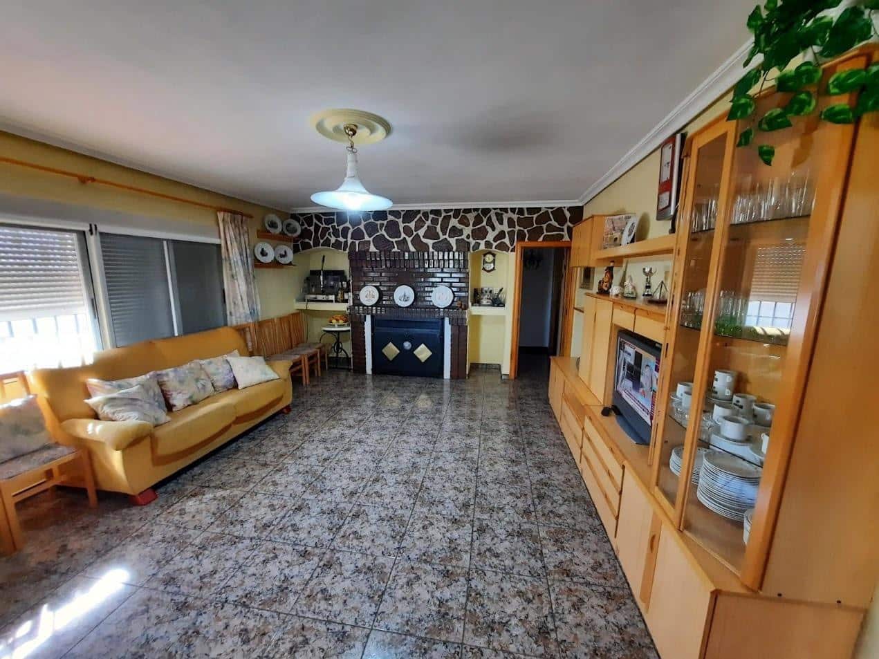 3 soveværelse Villa til salg i Almansa med swimmingpool - € 185.000 (Ref: 8950710)